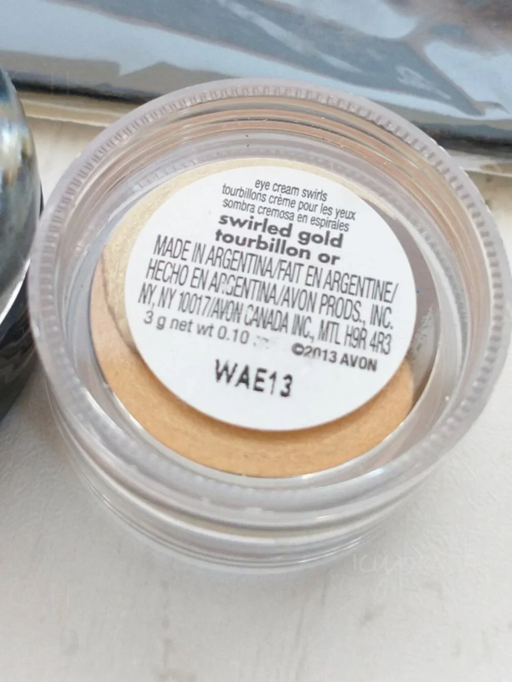 Avon Makeup Bundle Cream Eyeshadow Pebble Stone Swirled Gold and Shine Blotters